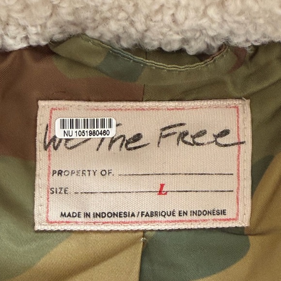Free People West Coast Puffer Jacket Size Large camo boho oversized Sherpa - Picture 15 of 16